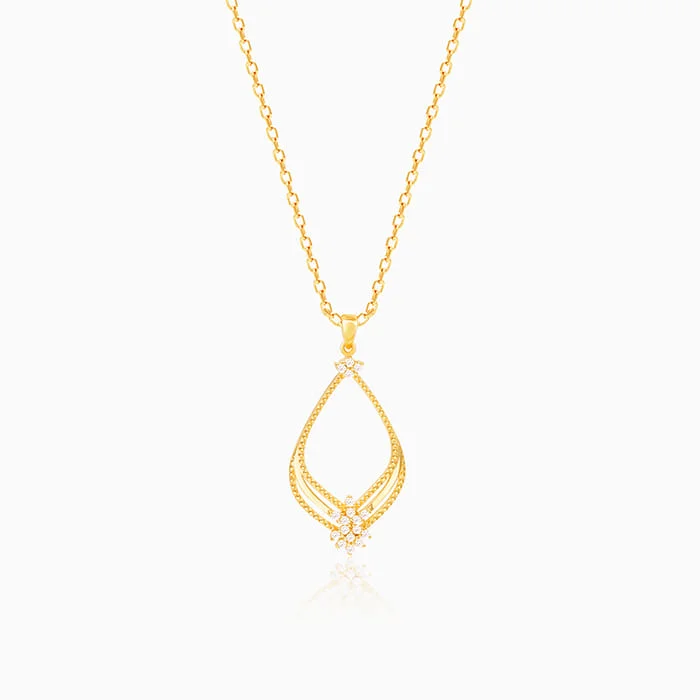 Best necklaces and pendants with intricate beadwork for a bohemian-inspired look-Golden Princess Pendant With Link Chain