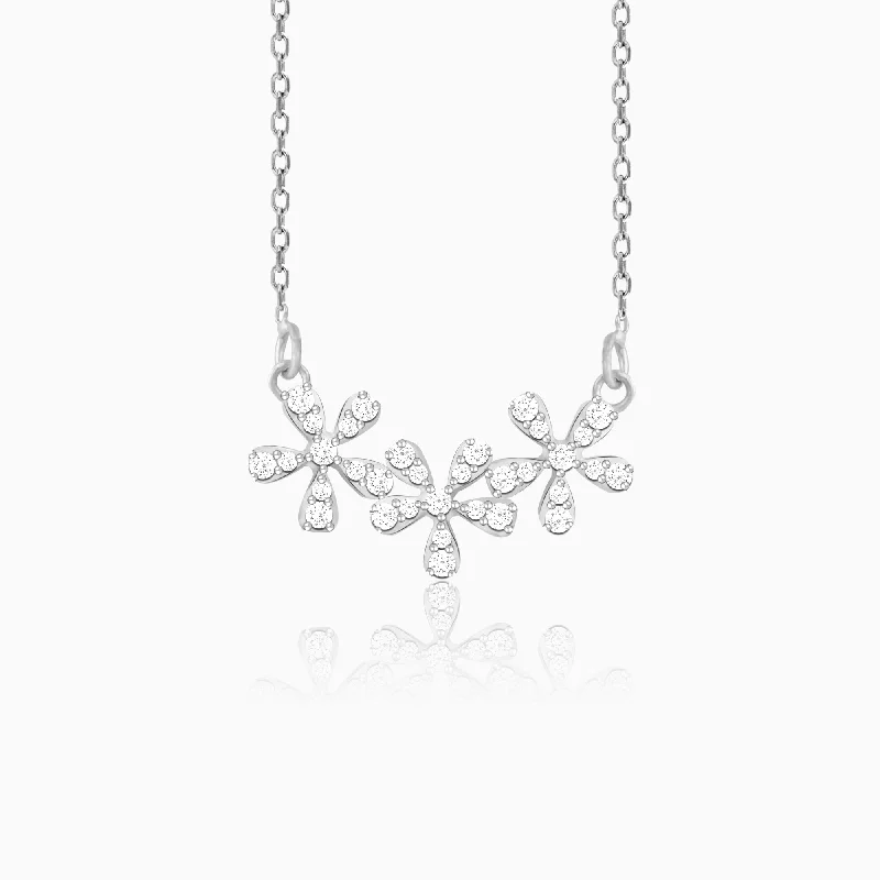 Trendy necklaces and pendants with geometric shapes for a modern aesthetic-Silver Floral Enchantment Necklace