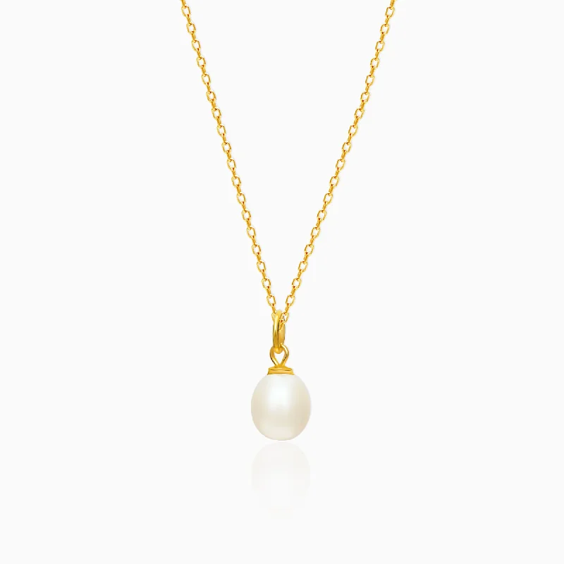 Stunning necklaces and pendants with aquamarine stones for a serene effect-Golden Minimal Pearl Pendant with Link Chain