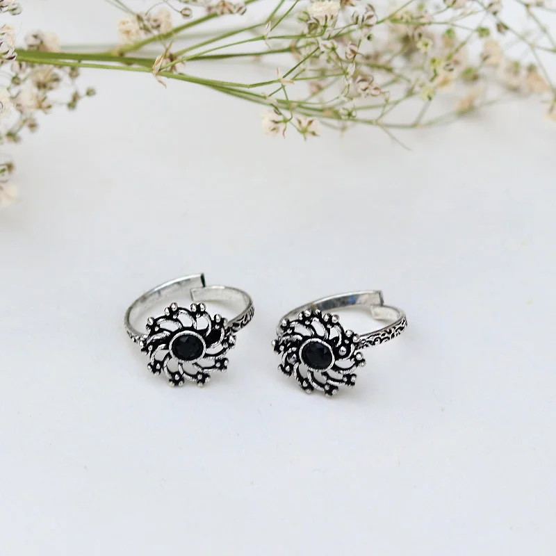 Rings with starburst topaz for radiant beauty -Teejh Dhrishya Black Stone Silver Oxidised Toe Rings