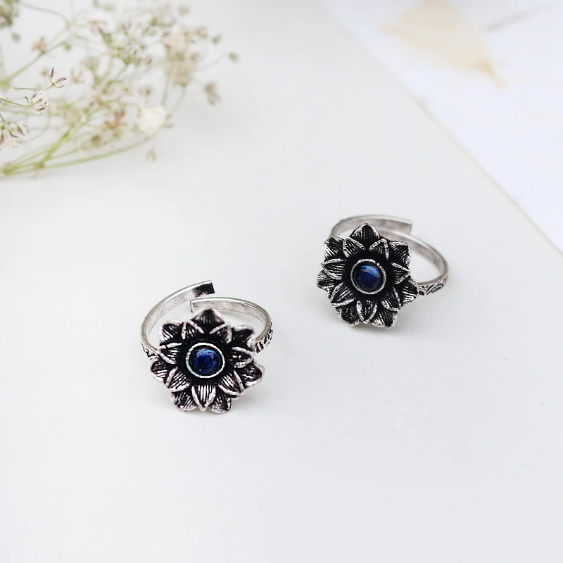 Rings with birthstone clusters for personalization -Teejh Kayra Dark Blue Stone Silver Oxidised Toe Rings